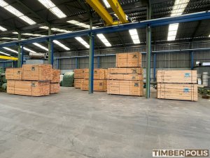 Madera tropical K.D. disponible en stock – España
