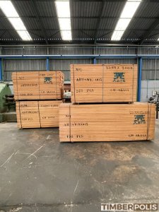 Madera tropical K.D. disponible en stock – España