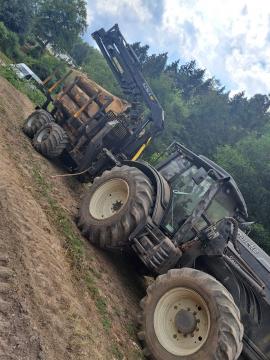 Tractor Florestal VALTRA T193 | Equipamento Florestal | Maquinaria para madeiras | KOMITrade s.r.o.