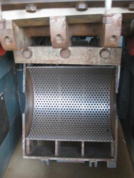 Estilhaçador e Triturador Mlyn na drevo CASTULIK MN300 |  Processamento de resíduos de madeira | Maquinaria para madeiras | Ing.Častulík, s.r.o.